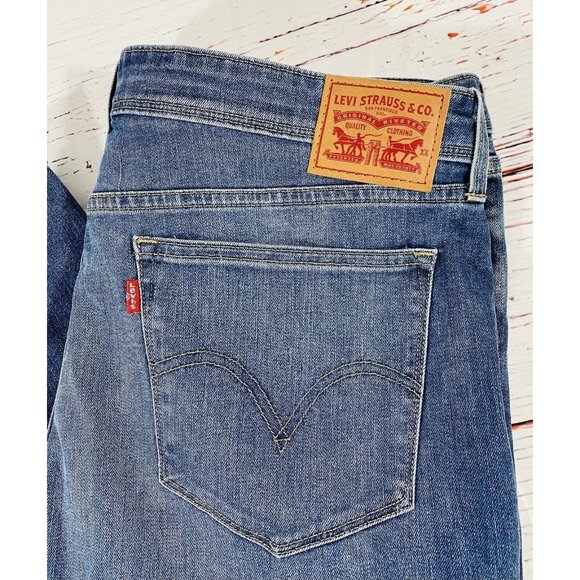 Levis Jeans Womans Sz 33 Tag Classic Tapered Blue Pants 38 X 26 Actual Mom Comfy - Picture 9 of 13